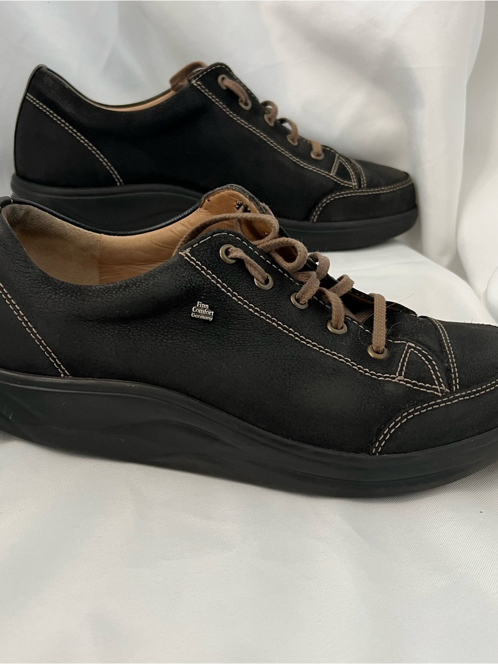 Finn Comfort Women's Black Leather Lace-Up Walker with Brown Accents